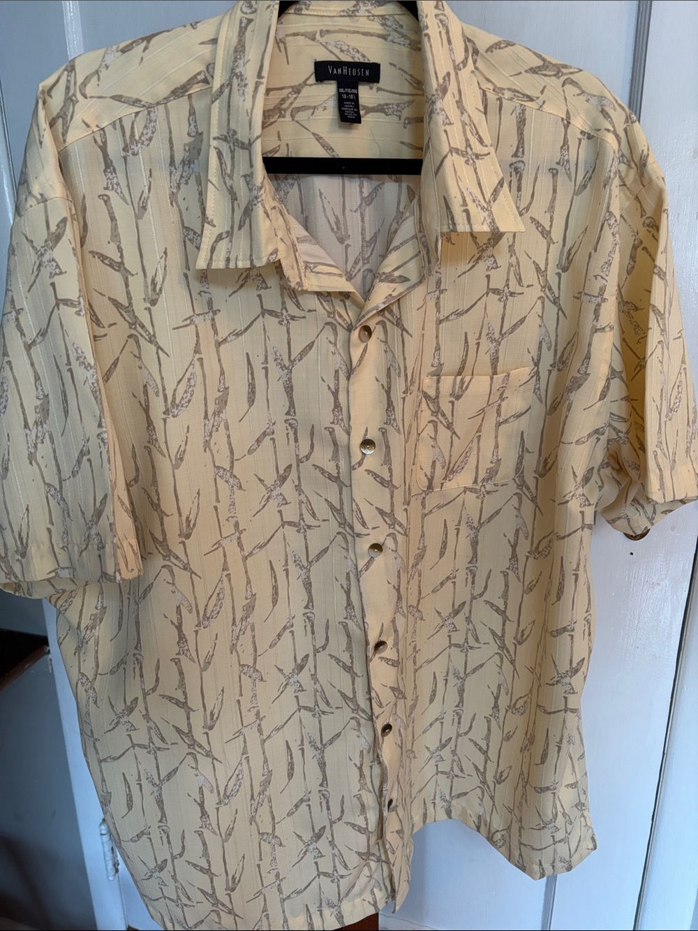 Van Heusen Yellow/Gray Short-Sleeve Hawaiian  Shirt with Subtle Leaf Print